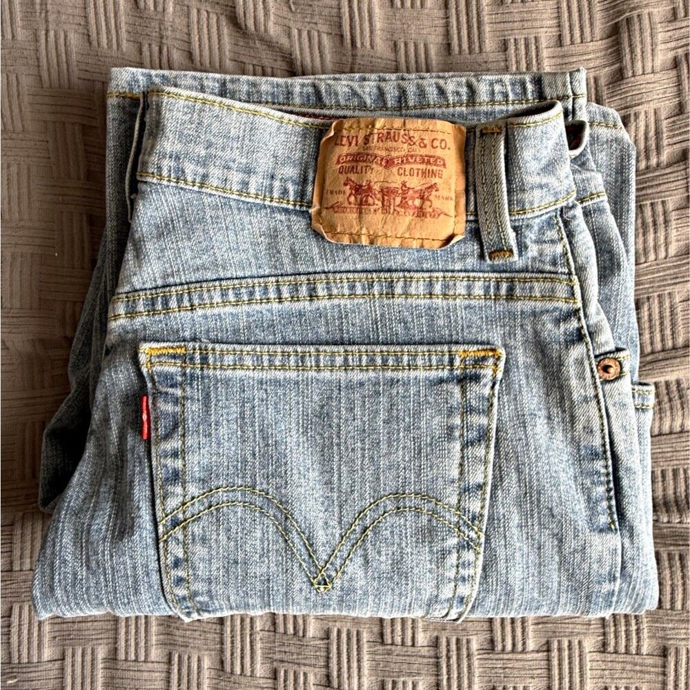 Vintage Levi's 550 Women's Relaxed Bootcut Jeans Size 12S Light Wash Denim